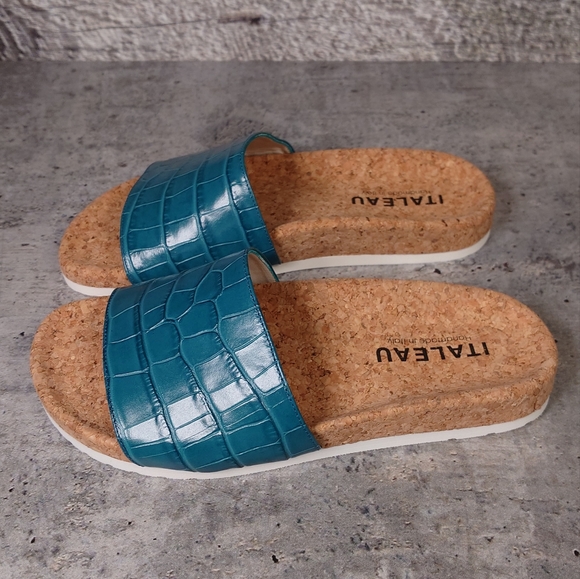 Italeau Teal Leather Sandals